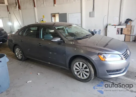 2015 Volkswagen Passat S z USA, uszkodzony, nr VIN 1VWAT7A33FC004657